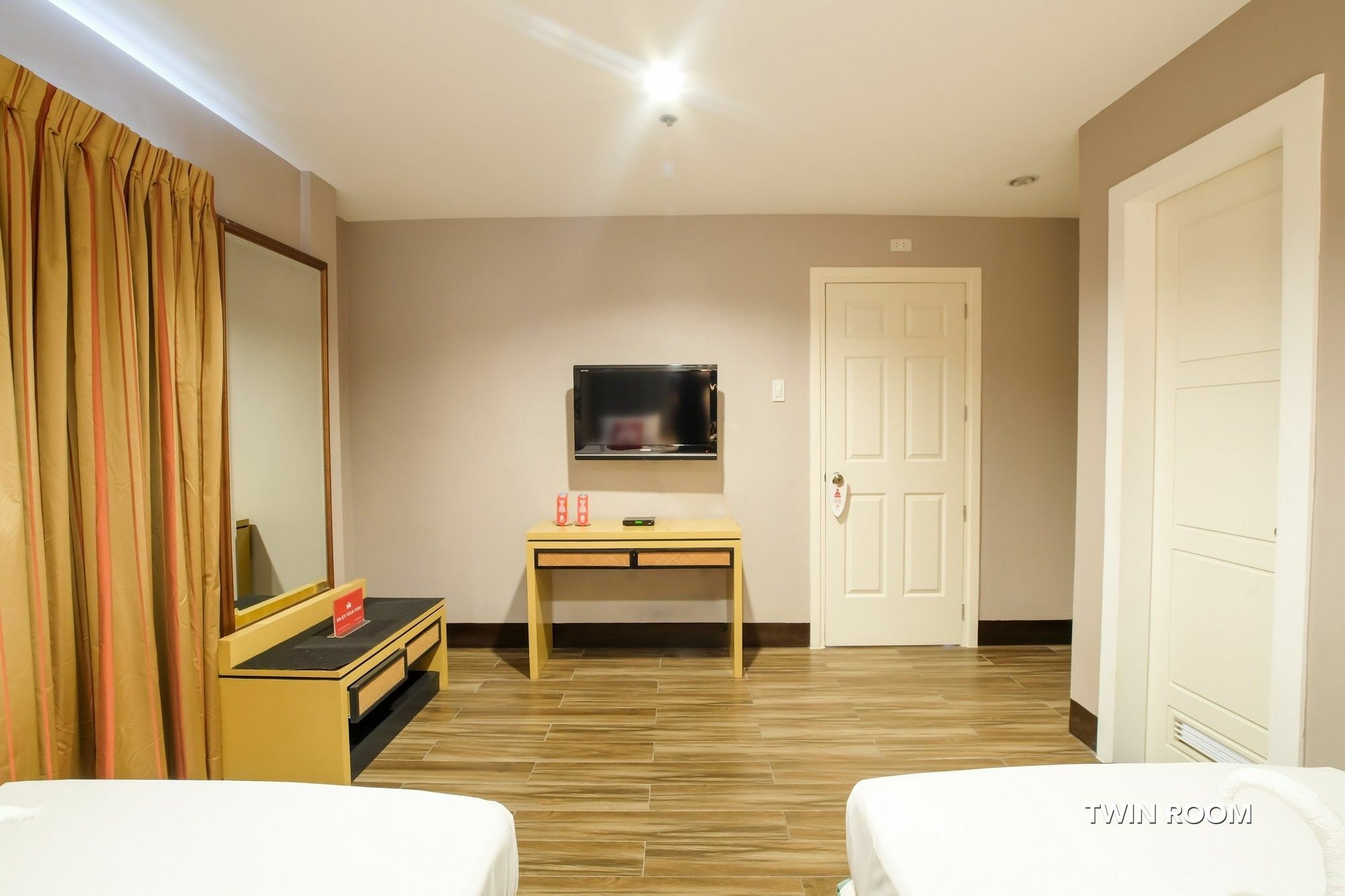 Zen Rooms Del Pilar Malate Manila Exterior photo