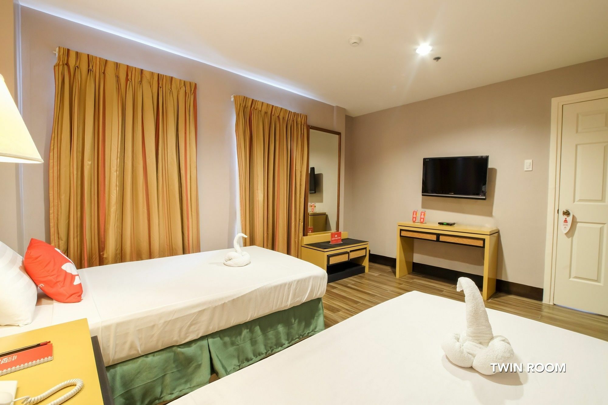 Zen Rooms Del Pilar Malate Manila Exterior photo